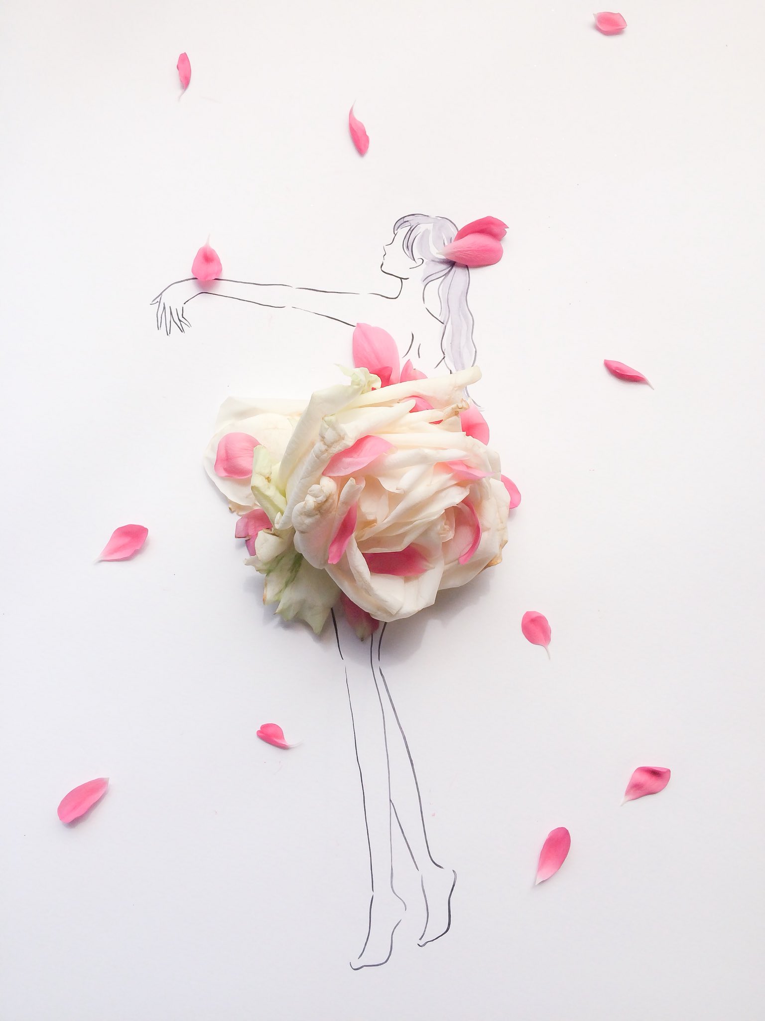 はな言葉 葉菜桜花子 フラワードレスチャレンジ 線画をプリントアウトして草花を乗せて写真を撮って投稿するだけ 皆さんの作ったお花のドレス ぜひ見せてください はな言葉 T Co Iqovdmd7jn Twitter