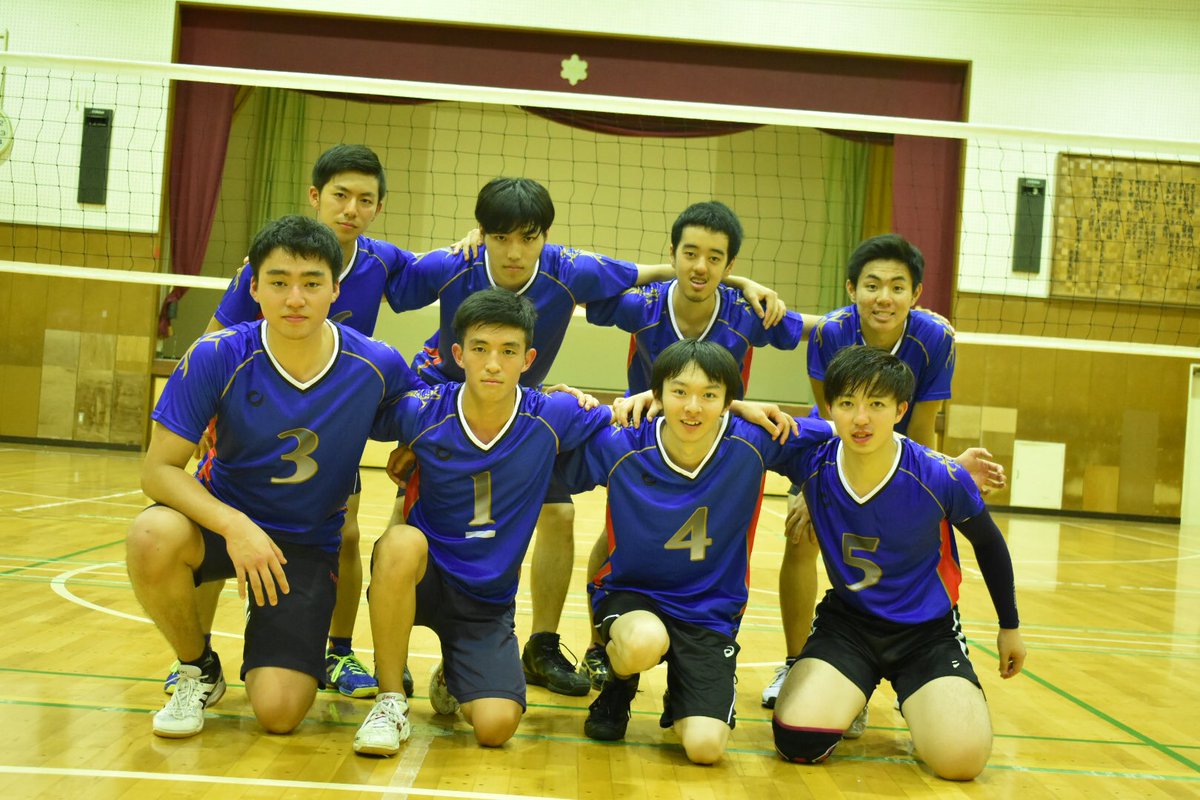 公式 横浜リゾート スポーツ専門学校 バレーボール部 リゾスポには 男子 女子バレーボール部があります 初心者の人も試合で活躍中 普段の学校生活では見られない みんなの姿がカッコいい 横浜リゾスポ バレーボール 部活 T