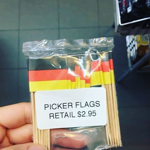 PICKERPOLITICS's tweet photo. I approve this product #⭐️⭐️⭐️⭐️⭐️ https://t.co/aysrQ9C9Th https://t.co/7q0cv1JdTO