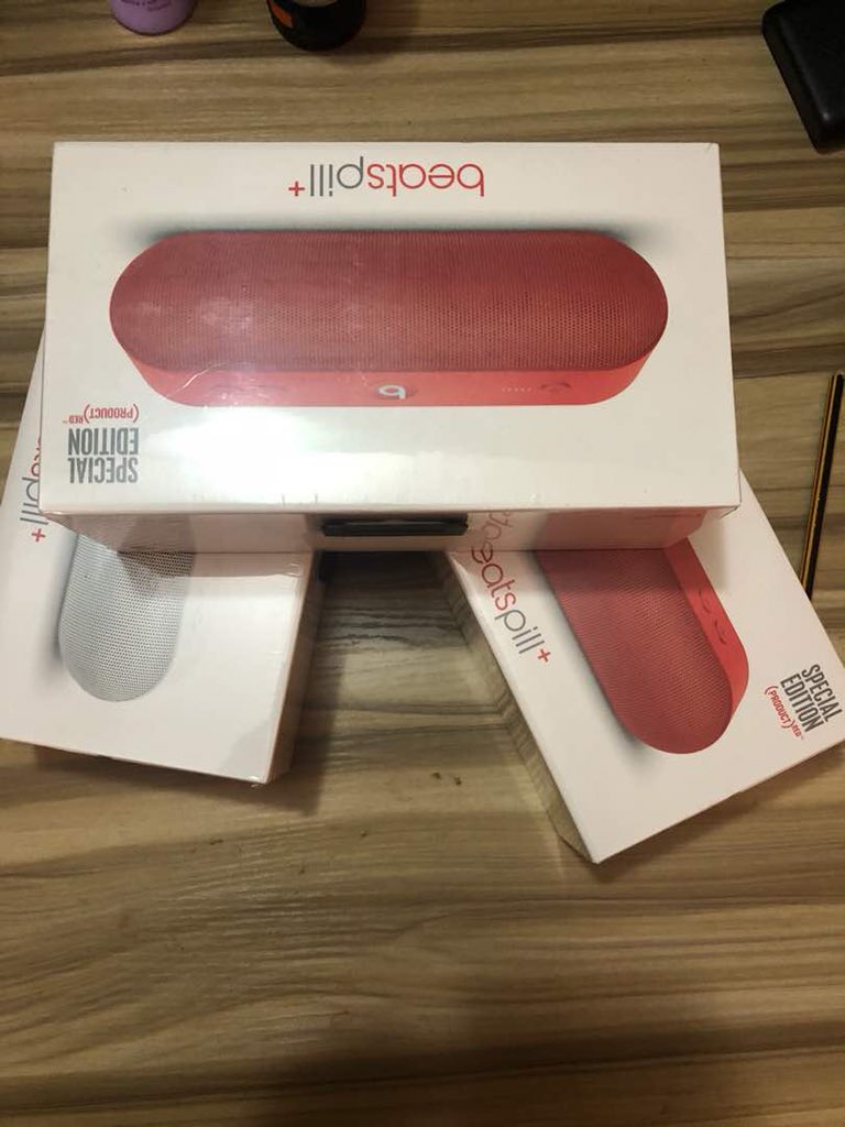 MrCheapCheap's tweet photo. Apple BeatPill+ (Bluetooth Speaker) ๐ฅ๐ฅ๐ฅ
If you are looking for high quality Bluetooth speaker then you need one of this
Price : 85,000 Naira Only
Limited Stock
#cheapeststoreonline
#mrcheapcheap
#mrcheapcheapdeals
#mrcheapcheapstore
#mrcheapcheapgadgets
#beatpill+ https://t.co/xZoZ7aFXcN