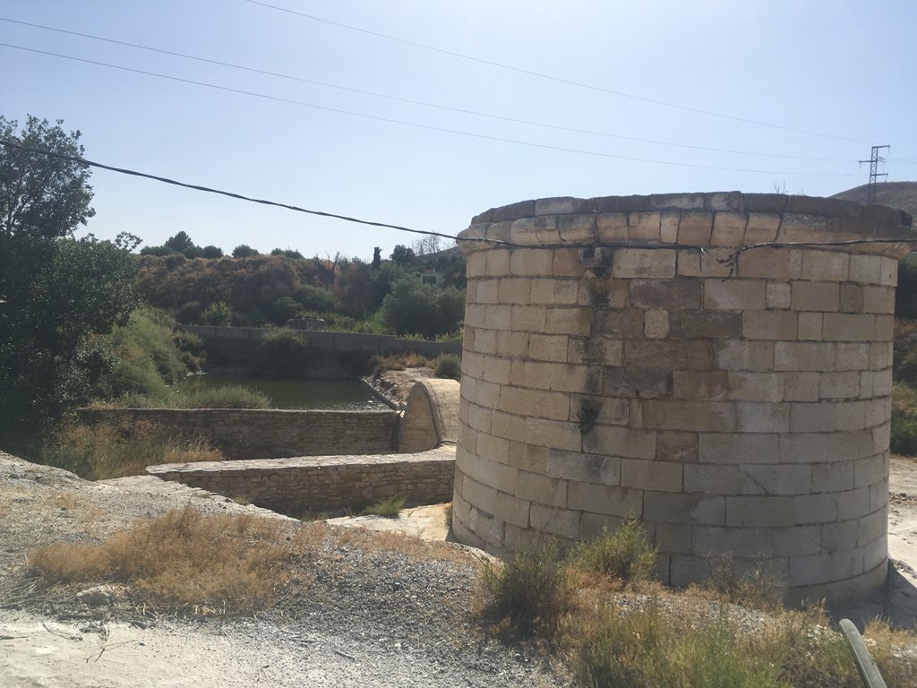 anadealpana's tweet photo. Puente y Torreón de las Salinas de Malahá 

#AunahoraGranada #GranadaIrreSixtible @RedGuadalinfo @Sixtespana @Cruzcampo @DipGra @Turgranada https://t.co/Pk3ihSOE8d