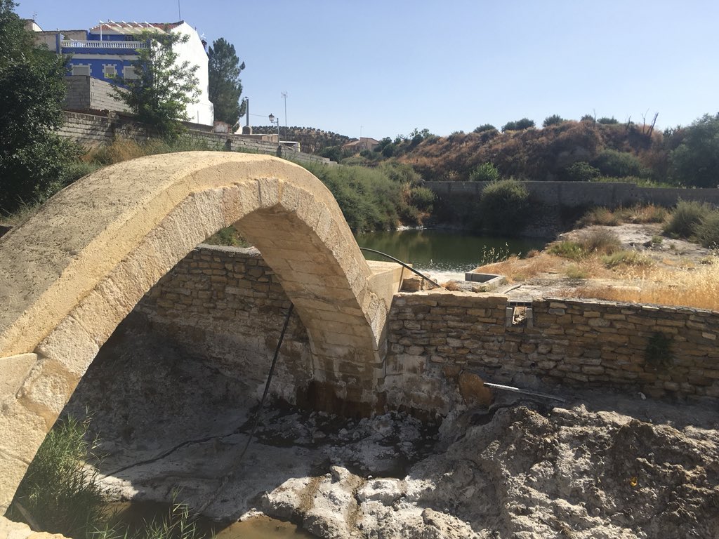anadealpana's tweet photo. Puente y Torreón de las Salinas de Malahá 

#AunahoraGranada #GranadaIrreSixtible @RedGuadalinfo @Sixtespana @Cruzcampo @DipGra @Turgranada https://t.co/Pk3ihSOE8d