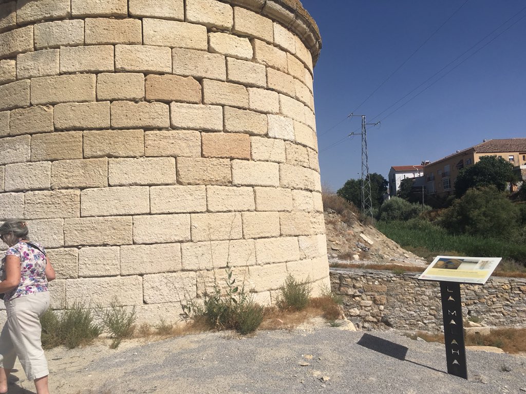 anadealpana's tweet photo. Puente y Torreón de las Salinas de Malahá 

#AunahoraGranada #GranadaIrreSixtible @RedGuadalinfo @Sixtespana @Cruzcampo @DipGra @Turgranada https://t.co/Pk3ihSOE8d