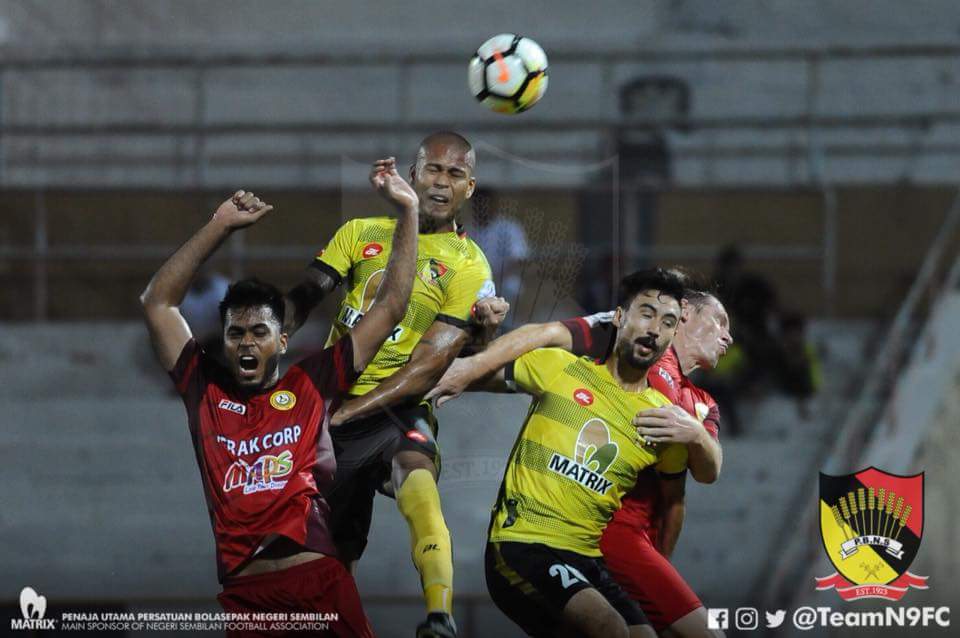 TeamN9FC's tweet image. Aksi perlawanan Unifi Liga Super sebentar tadi. Negeri Sembilan tewas di halaman sendiri dengan keputusan 1 - 2.

❤️🖤💛
#NegeriSembilan
#HobinJangHobin
#PoweredByMatrix