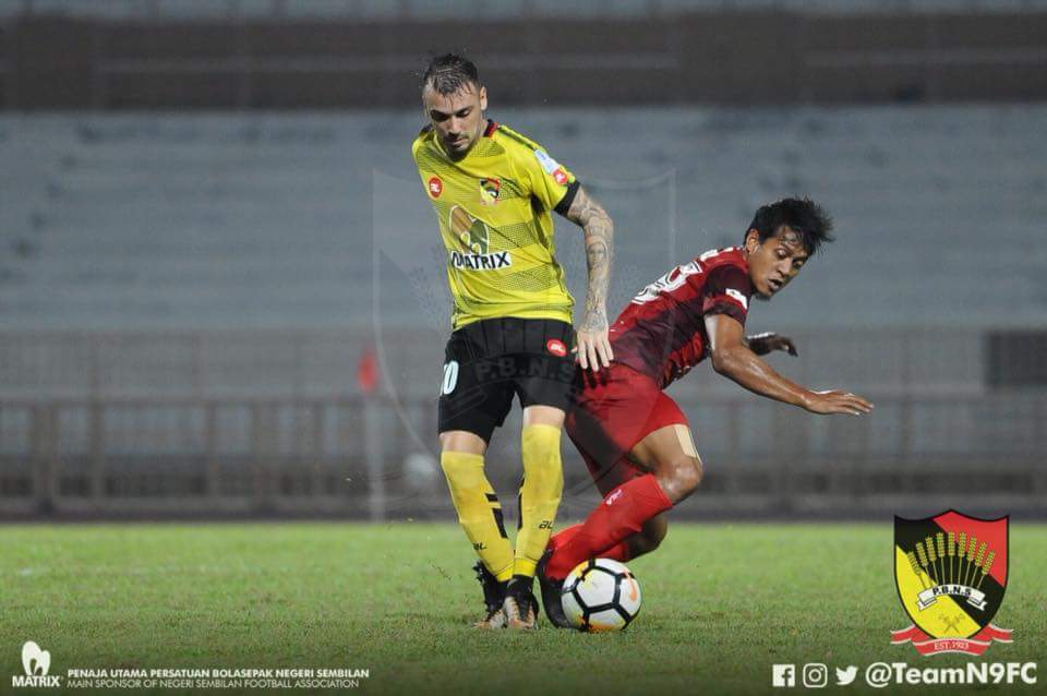 TeamN9FC's tweet image. Aksi perlawanan Unifi Liga Super sebentar tadi. Negeri Sembilan tewas di halaman sendiri dengan keputusan 1 - 2.

❤️🖤💛
#NegeriSembilan
#HobinJangHobin
#PoweredByMatrix