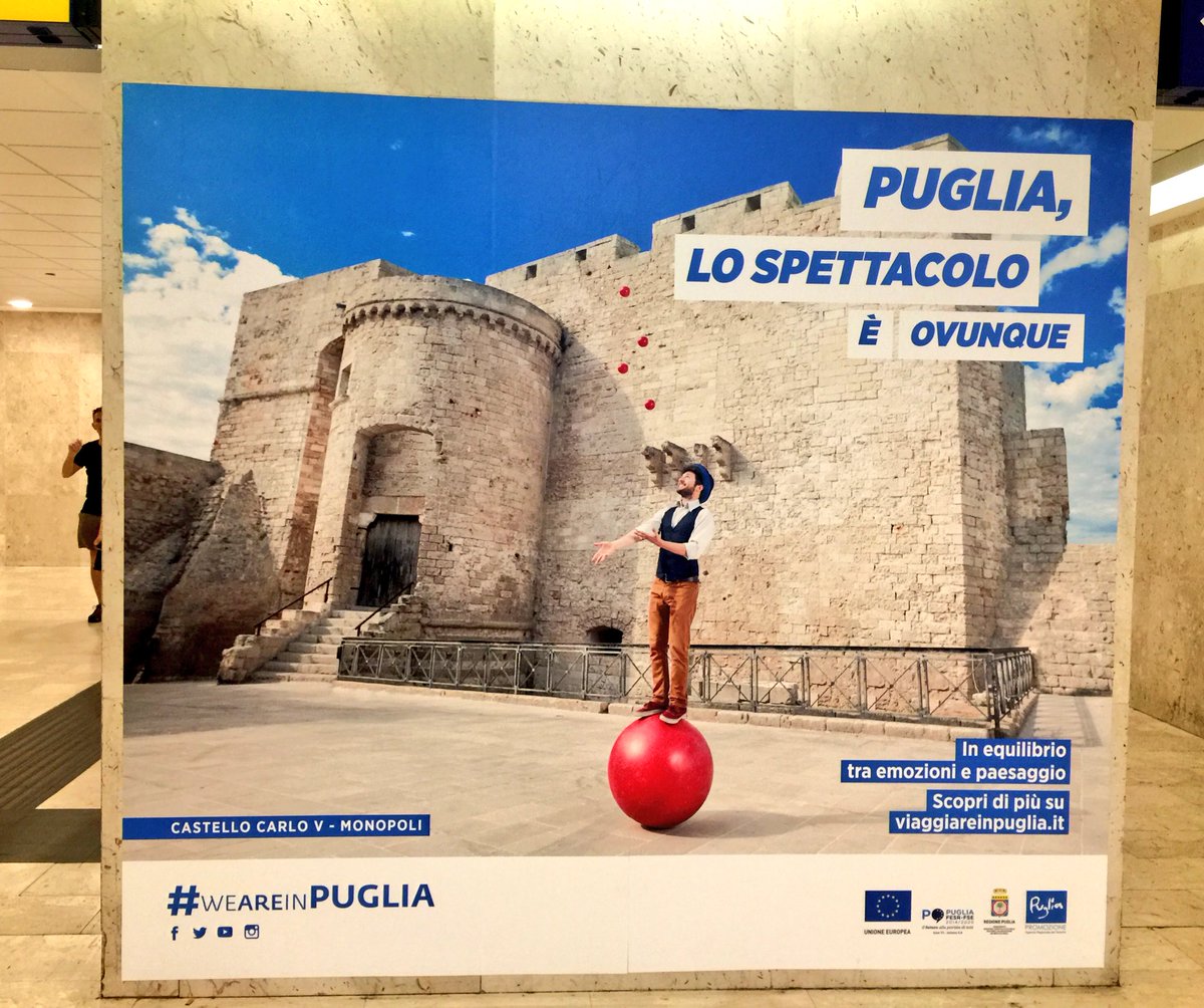rosariarenna's tweet photo. La mia Monopoli alla Stazione Centrale di Milano...sentirsi un po’ a casa ❤️ #WeAreinPuglia https://t.co/4A0Ez1F2au
