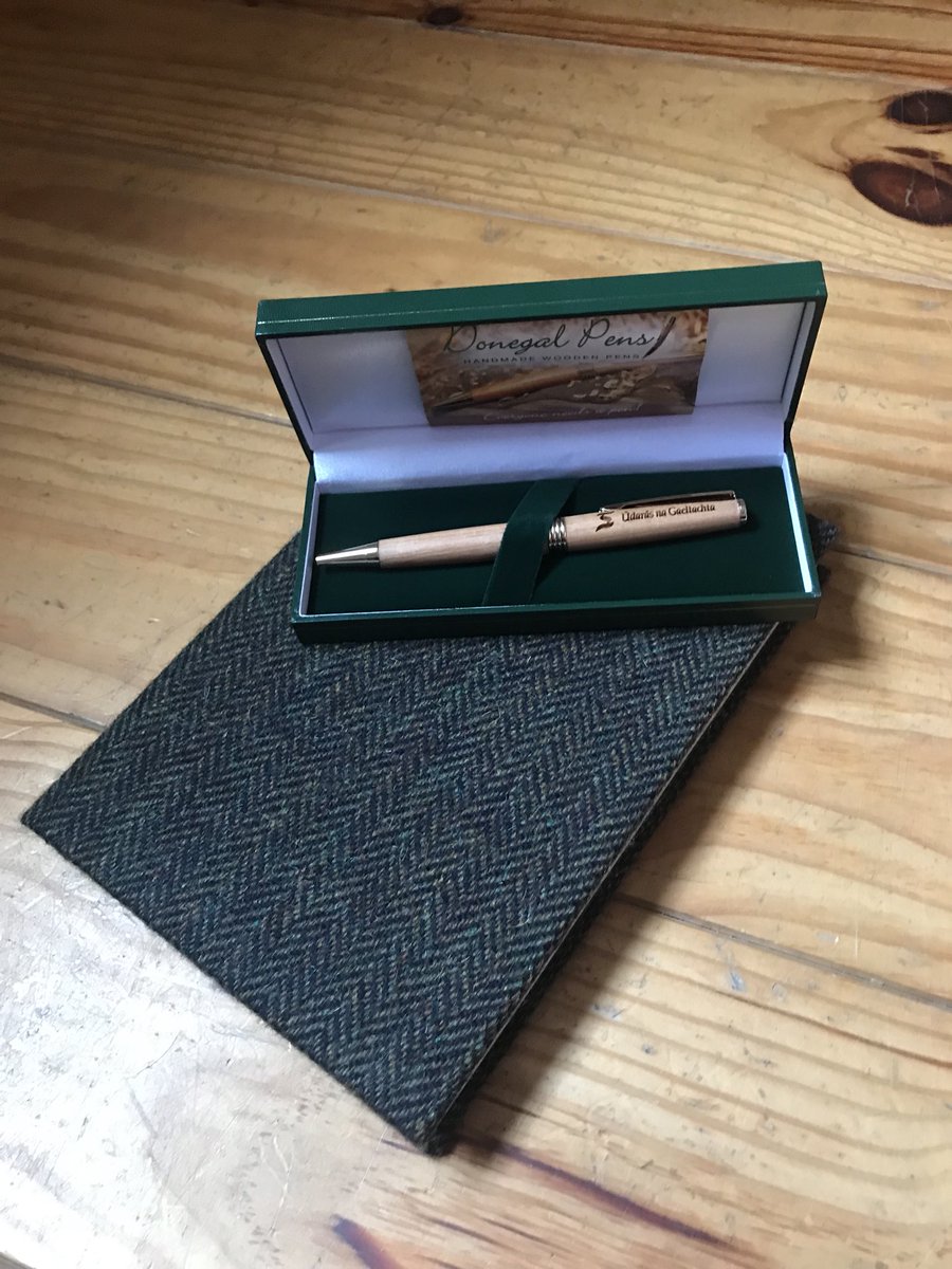 wlchamberCEO's tweet photo. Beautiful gifts from @McHughJoeTD @donegalpens a company set up by two young boys which after 8 years and the founders still in their late teens and early 20s exporting all over the world. #export @ScotChambers @scotgov https://t.co/sJROfeQko2