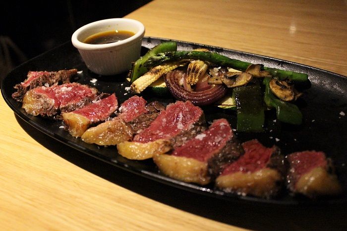 Restaurante <a href="/VacayHuerta/">La Vaca y La Huerta</a>, comida de verdad junto a la Puerta de Alcalá
unbuendiaenmadrid.com/la-vaca-la-hue…