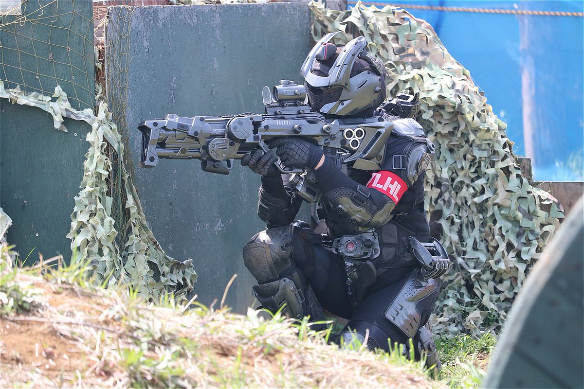 サバゲーフィールド Unとカスタム工房 光線銃のやまぎょ 大丈夫です その気になったら禁断の光学迷彩で戦いますｗ