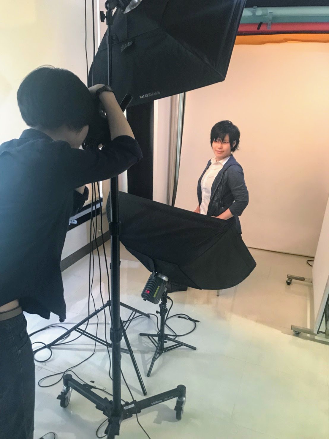 バンタンゲームアカデミー大阪 声優学部女子組の宣材写真撮影の様子です 男子組同様にプロの方々にメイクや撮影をしていただきました 声優 バンタン ゲーム アニメ 宣材写真 オーディション写真 かわいい デビュー カメラ メイク オシャレ