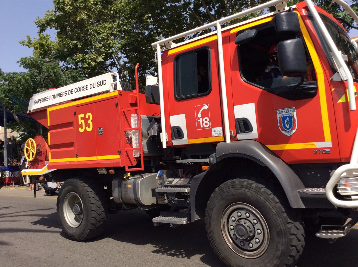 Prefet2A's tweet image. #14Juillet2018 @VilledAjaccio Les troupes et véhicules de lutte contre les incendies #UIISC, forestiers-sapeurs et @sdis2a (dont les cadets sapeurs-pompiers d&apos;Ajaccio) à l&apos;honneur pour le défilé