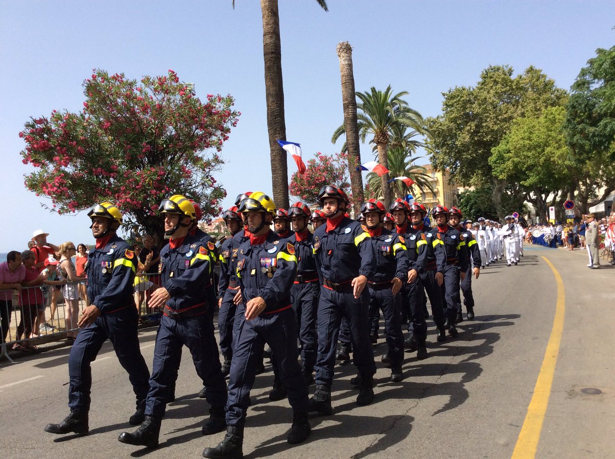 Prefet2A's tweet image. #14Juillet2018 @VilledAjaccio Les troupes et véhicules de lutte contre les incendies #UIISC, forestiers-sapeurs et @sdis2a (dont les cadets sapeurs-pompiers d&apos;Ajaccio) à l&apos;honneur pour le défilé