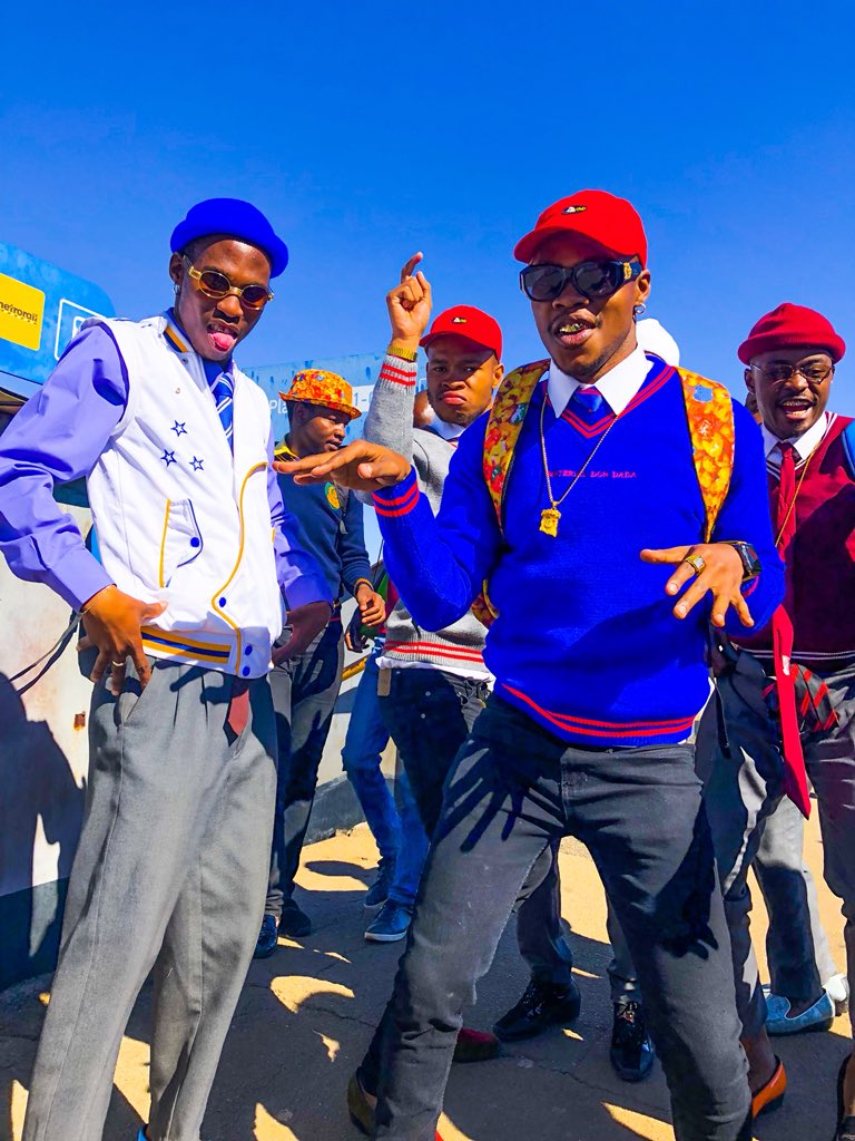 Syamtha09136305's tweet photo. #UniformSwag 
@ZULUMKHATHINI
1+1=2; 2+2=4 
SWEKA NGE....... https://t.co/FGjNhSscRf