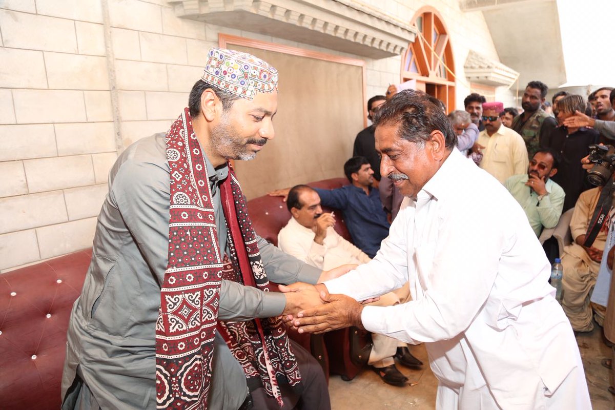 TMC_TandoJam's tweet photo. When you have #menifesto of #PPP and you going for election campaign then the reaction of people must be like this, Cheerful crowd, Rally and corner meetings, Peoples are welcoming to #zeeshanmemon coordinator to @sharjeelinam In #PS63
#PS63MeinTeerChalega
@bbhuttozardari https://t.co/NTSeAwzo4M