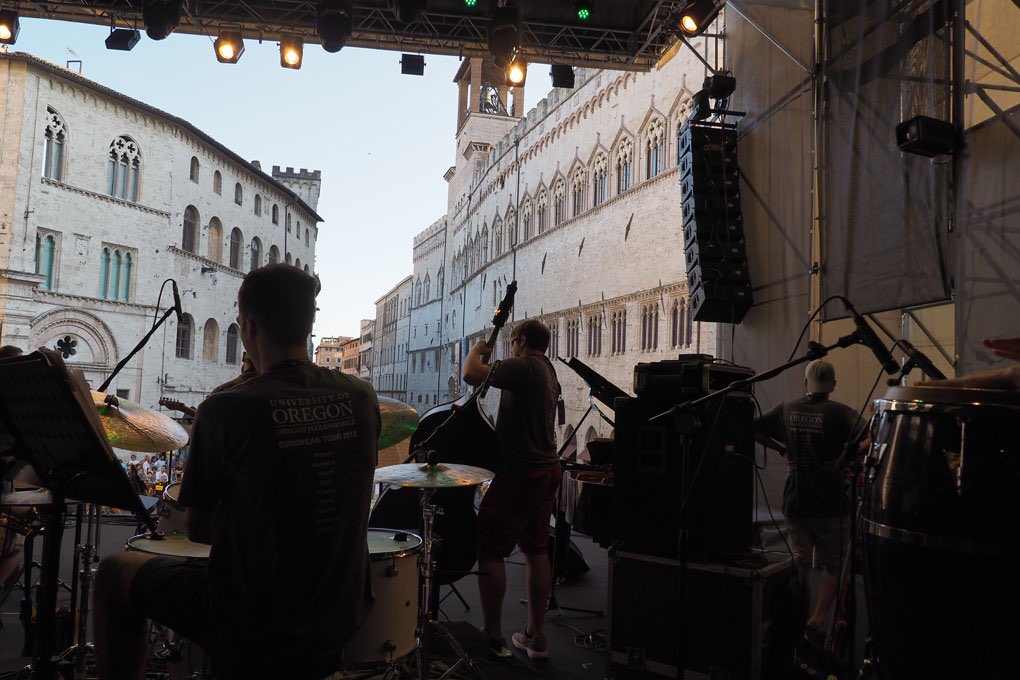 ERGnow's tweet photo. Sino al 22 Luglio vi aspettiamo a #Perugia per #Uj18! In #ERGsquare grandi musicisti e grandi concerti con tutta la nostra #energia!
#meetERG #GreenenERGymakers https://t.co/sptOy9fRgh