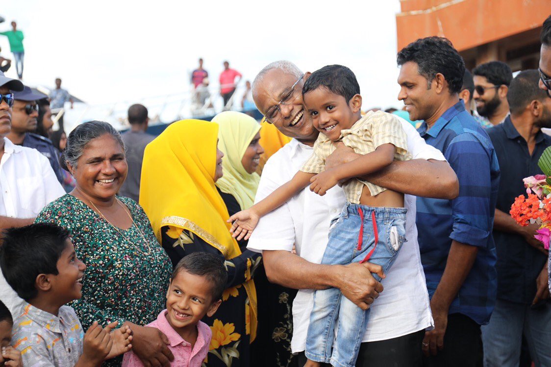 Overwhelmed by the abundant amount of love and support, my home island; #fuvahmulak is pouring on our coalition presidential candidate, <a href="/ibusolih/">Ibrahim Mohamed Solih</a> and his running mate <a href="/FaisalNasym/">Faisal Naseem</a> ♥️