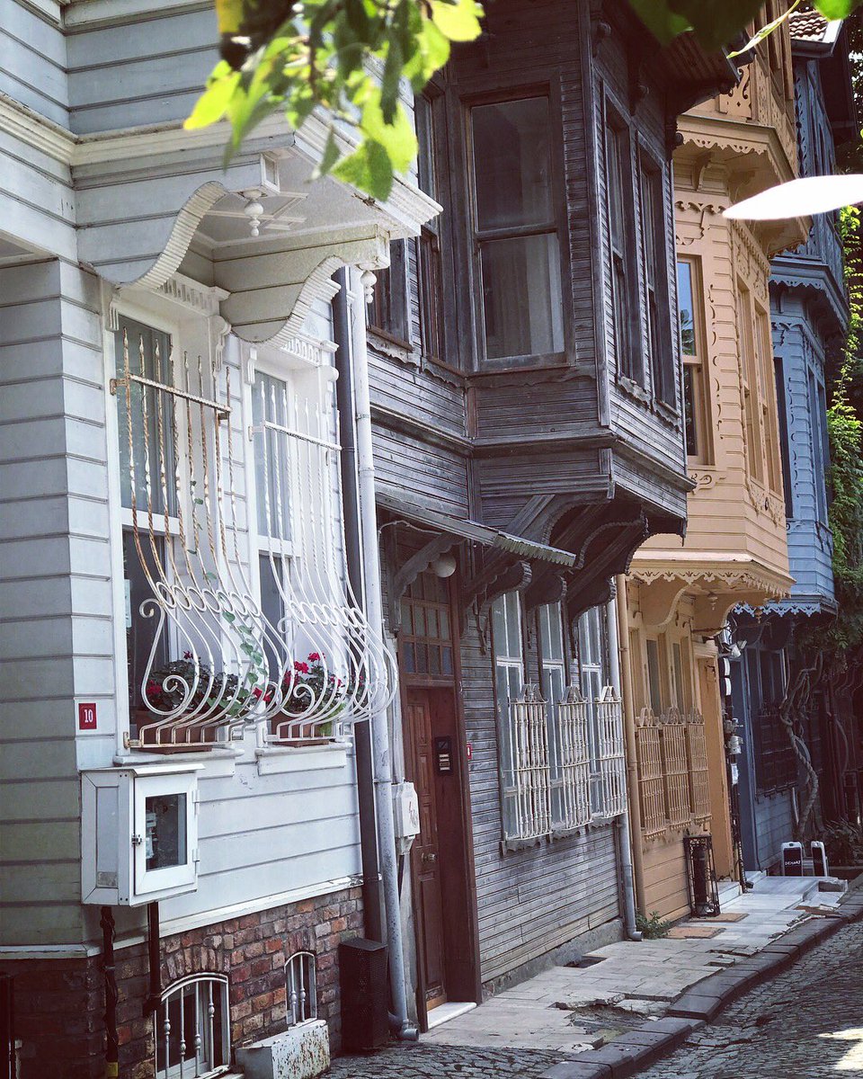 aydinermurat's tweet photo. #Kuzguncuk #istanbul https://t.co/nf7uj4loDG