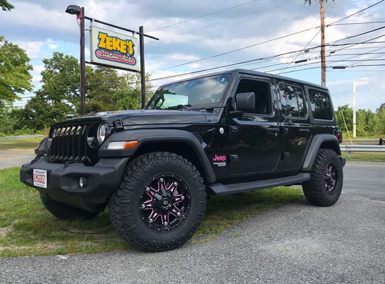 Thanks for the pic Zeke’s!! #pinkwheels #jeepwheels #Jeep  #jeeplife #rtxwheels #competitionwheel This is the #RTX Spine in pink and black