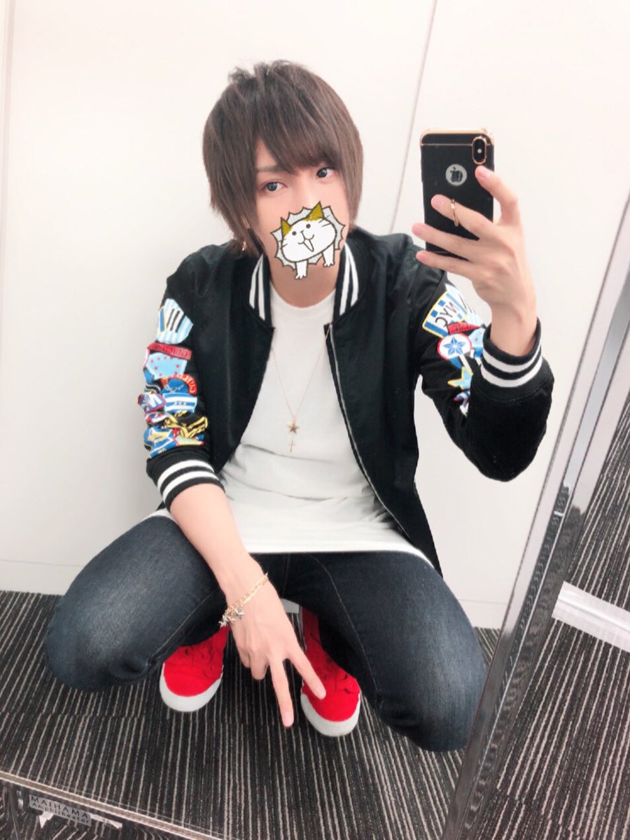 Twitter 莉 犬 くん すとぷり莉犬の性別は女で性同一障害？すっぴん素顔の顔写真がヤバい！