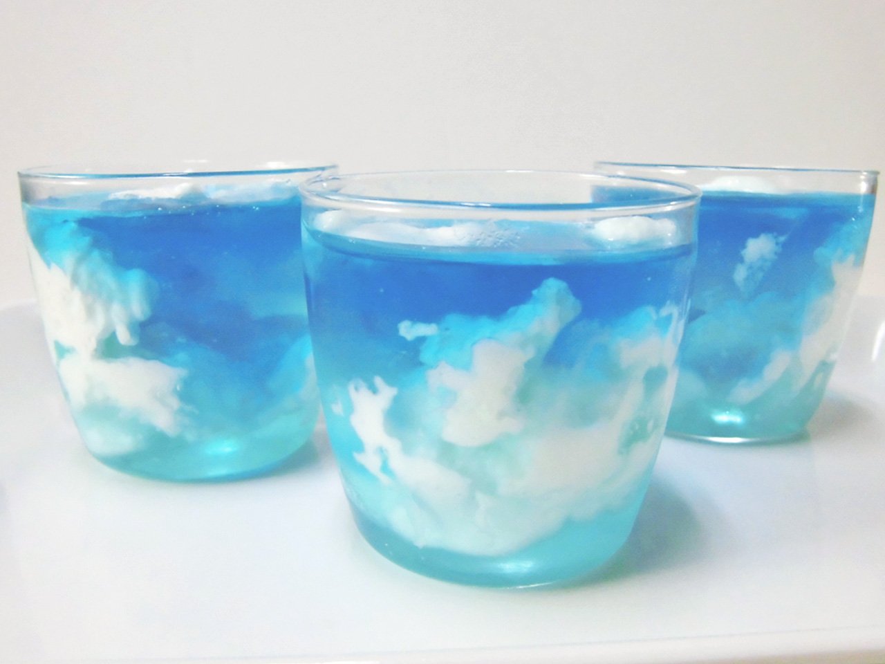 تويتر Minly على تويتر 青いスイーツよく作っていますねｗ 暑い夏がやって来たので青色か水色の画像を流してtlをひんやりさせる T Co Qukmgd5npn
