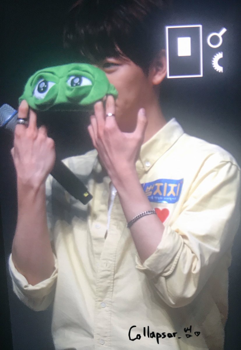 Collapsar_Beom's tweet photo. 180714 상암팬싸 
귀여워ㅋㅋㅋ

#지범 #골든차일드 
#JIBEOM #Golden_Child https://t.co/KxQSs0JnUl