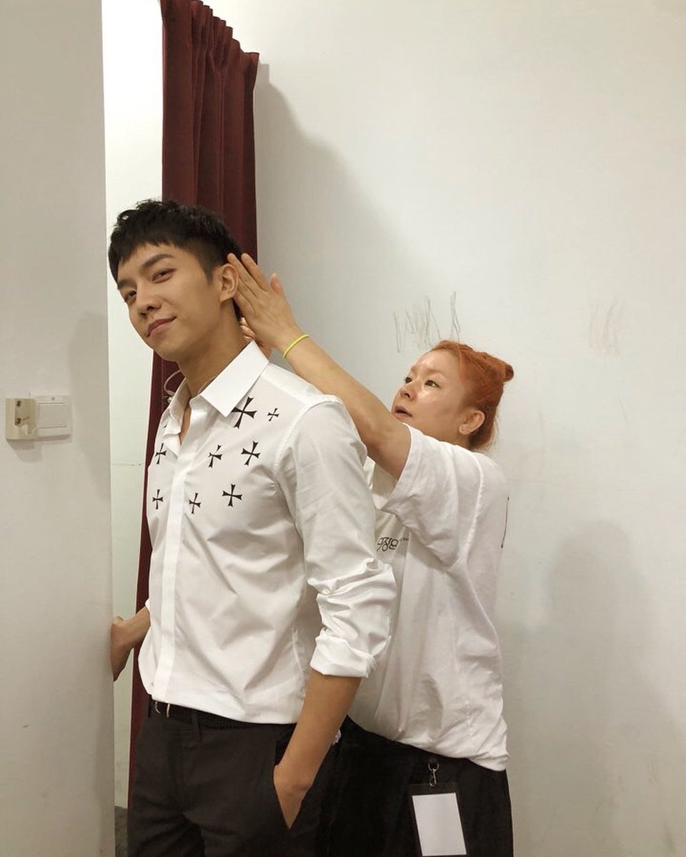 tryp96's tweet photo. 18.07.07 Lee Seung Gi Singapore FM Backstage Photos https://t.co/OxeeQ3OrjZ https://t.co/JJ0bsHdday