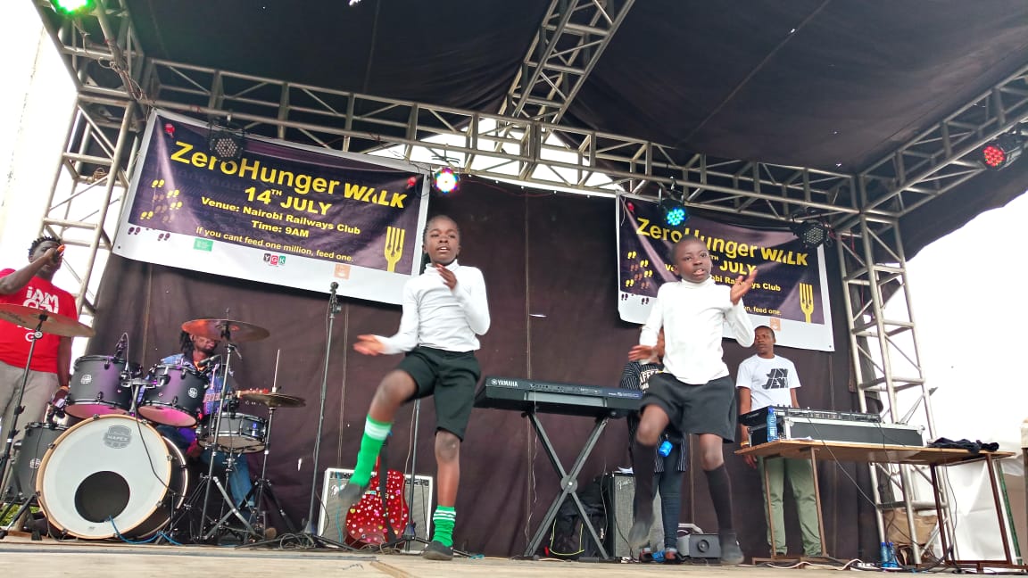 NyoikeTj's tweet photo. The young ones join the #ZeroHungerKE Jig at Railway's club Nairobi! #ZeroHungerWalkathon #ZeroHunger https://t.co/eaNyeAtJS2