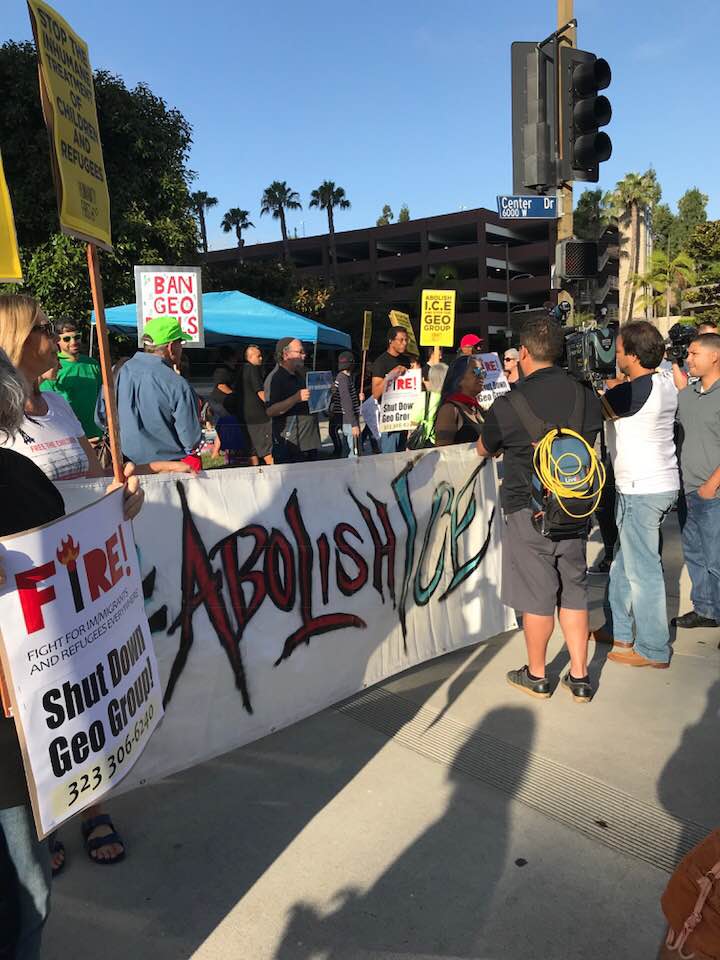 Fight4Migrants's tweet image. FIRE #LosAngeles joined early morning protest at #GEOGroup, which profits from detention of #immigrant children, in Culver City 7/13 -
#AbolishICE #StopSeparatingFamilies #FIREiceNoBorders