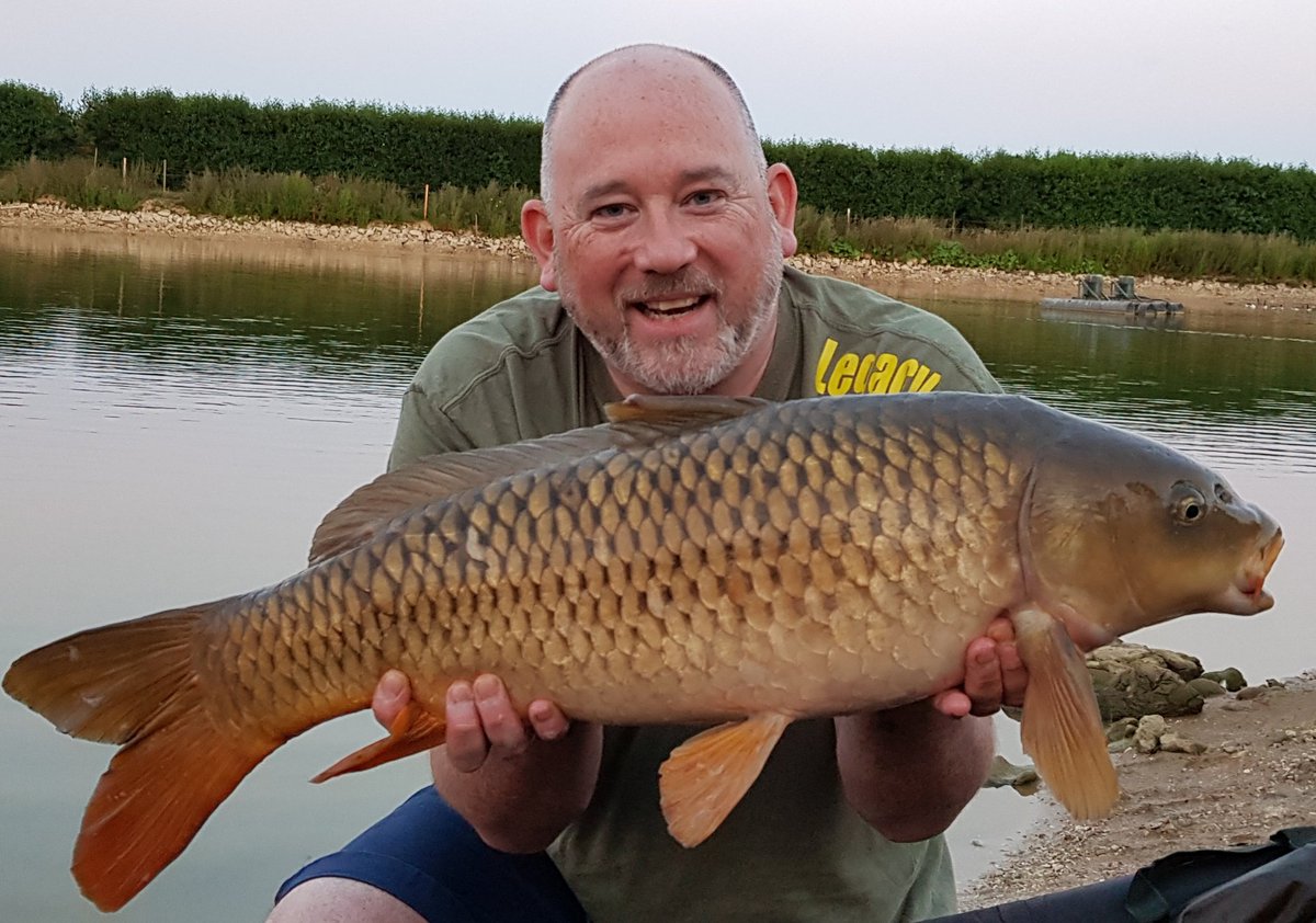 GannawayRobert's tweet photo. Highlights from Last night's session at my Club water.
8 fish landed in 12 hours fishing, love it.
#RobbMojo https://t.co/zxh598YnMw