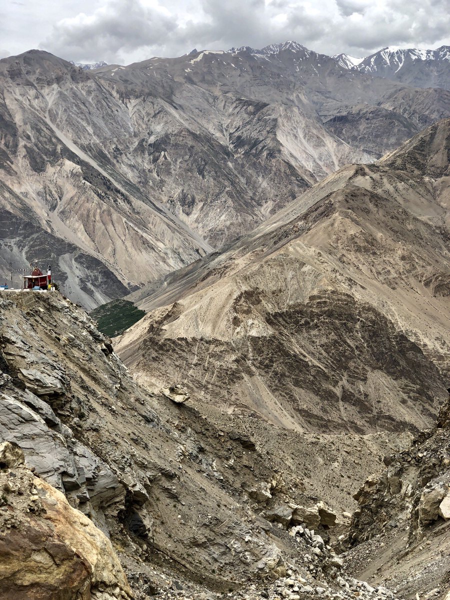 SrinagarGirl's tweet photo. #PhotographyIsArt #Photoshoot #travelphotography #TRAVELNOW #Himalayas #mountains #clickeration #Indian #HimachalNews https://t.co/OagTf2YklN
