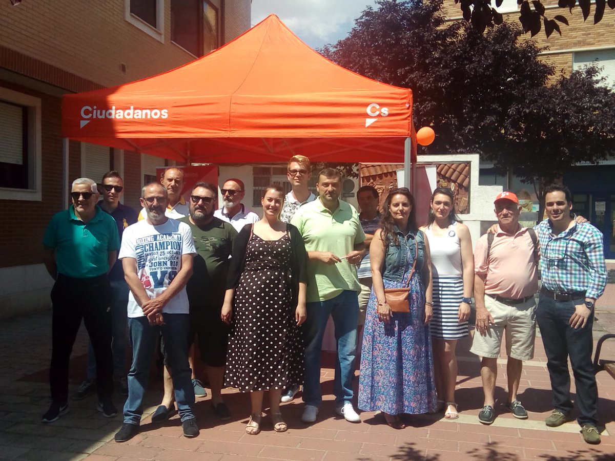 Primer acto de #Ciudadanos en Zaratán! Muy buenas impresiones y muchas ganas de seguir trabajando! Un gran equipo con ideas y con futuro. Por #zaratan!