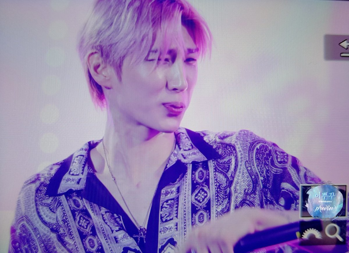 leebbukku's tweet photo. 180714 보령 심케  #정택운
@JUNGTW_LEO #빅스 #레오

폭죽연기에 어푸푸 햇어😭😭💕💕 https://t.co/NYwdYitV8J