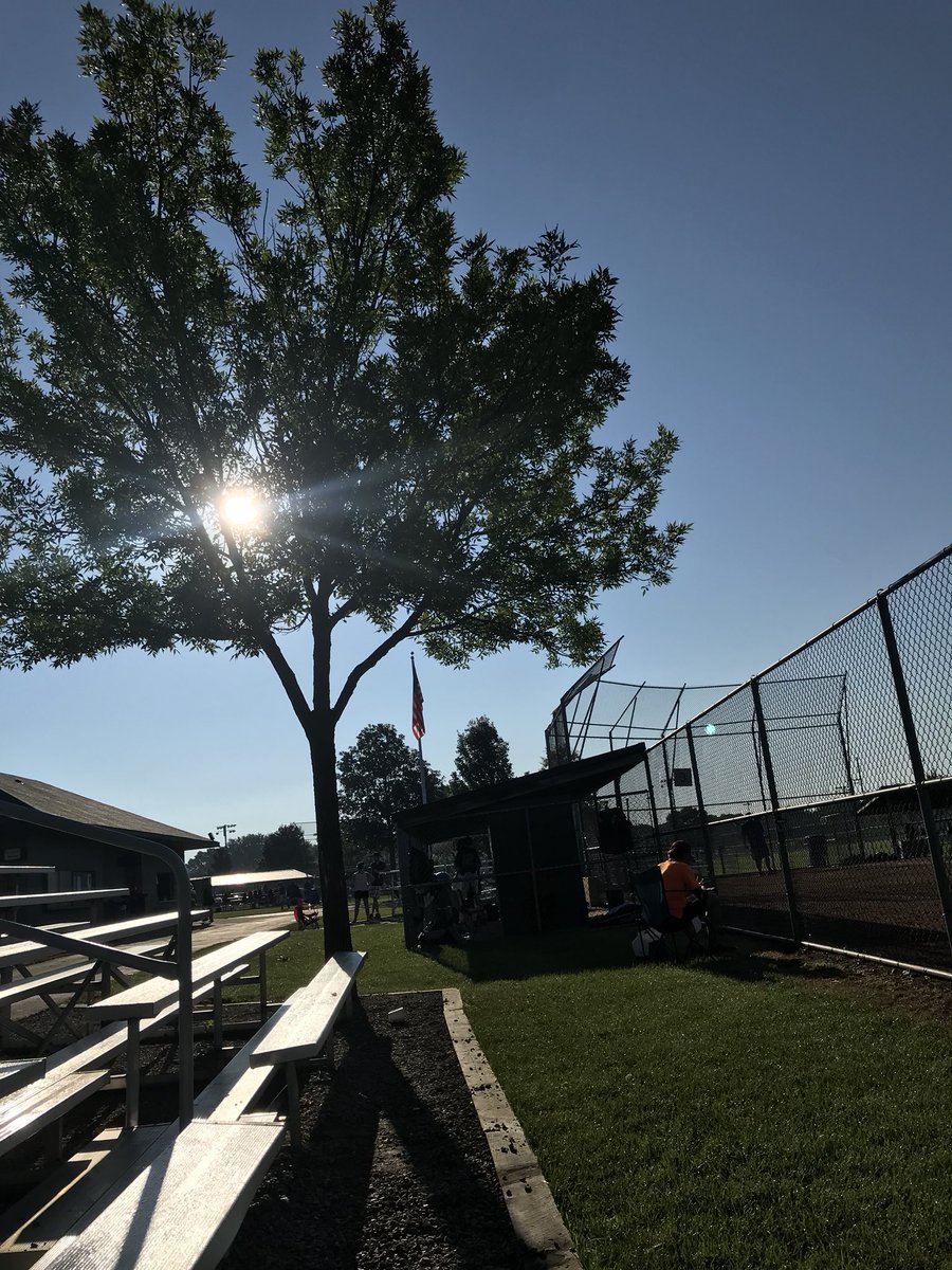 CGWolfpackMN's tweet photo. 13AAA playing under the sun after long delays yesterday. #MBTStateTourney https://t.co/txLjkoFCtV