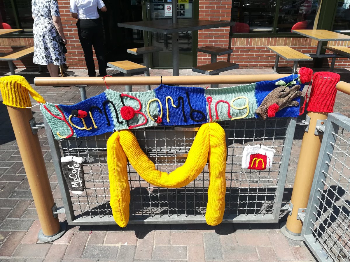 HowfenYarnBomb's tweet photo. #mcyarnbombing #westhoughtonyarnbombing @mcdonalds https://t.co/BZ9xxrAUA3