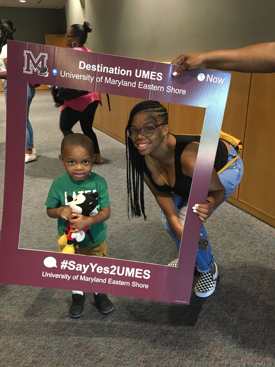UMES_Admissions's tweet photo. @_aaalyaak and our little #WeeHawk #Enrollment101 #Umes22 https://t.co/Xppmt6iUbN