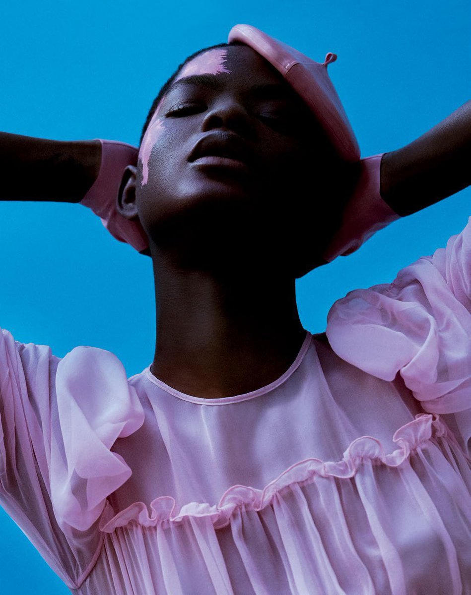 jmtastexx's tweet photo. Mouna Fadiga (p: Dan Beleiu), Vogue Arabia, July / August 2018. <Rainbow> 1/2 https://t.co/48McaimZwx