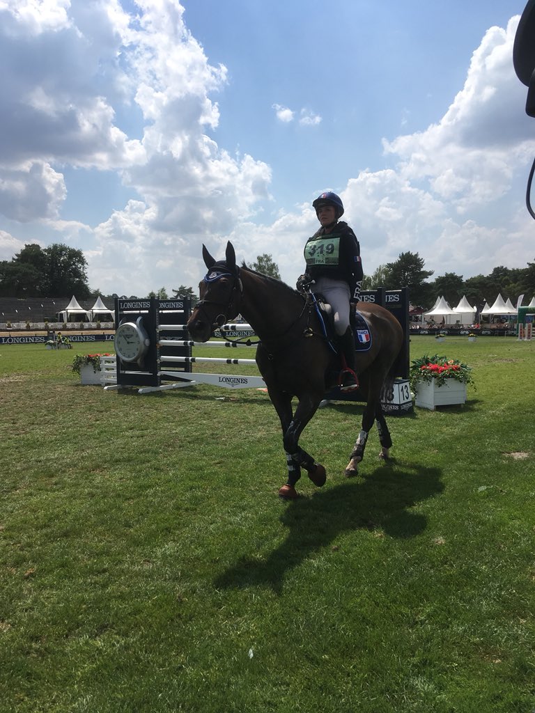 FRA_Equitation's tweet photo. #ChEu #FTB2018 #eventing sans fautes dans le temps pour Julie Simonet ! 👏 la France conserve la deuxième position au provisoire 👍 #allezlesbleus #enforme #teamfrance #juniors https://t.co/qhyI8JWM10