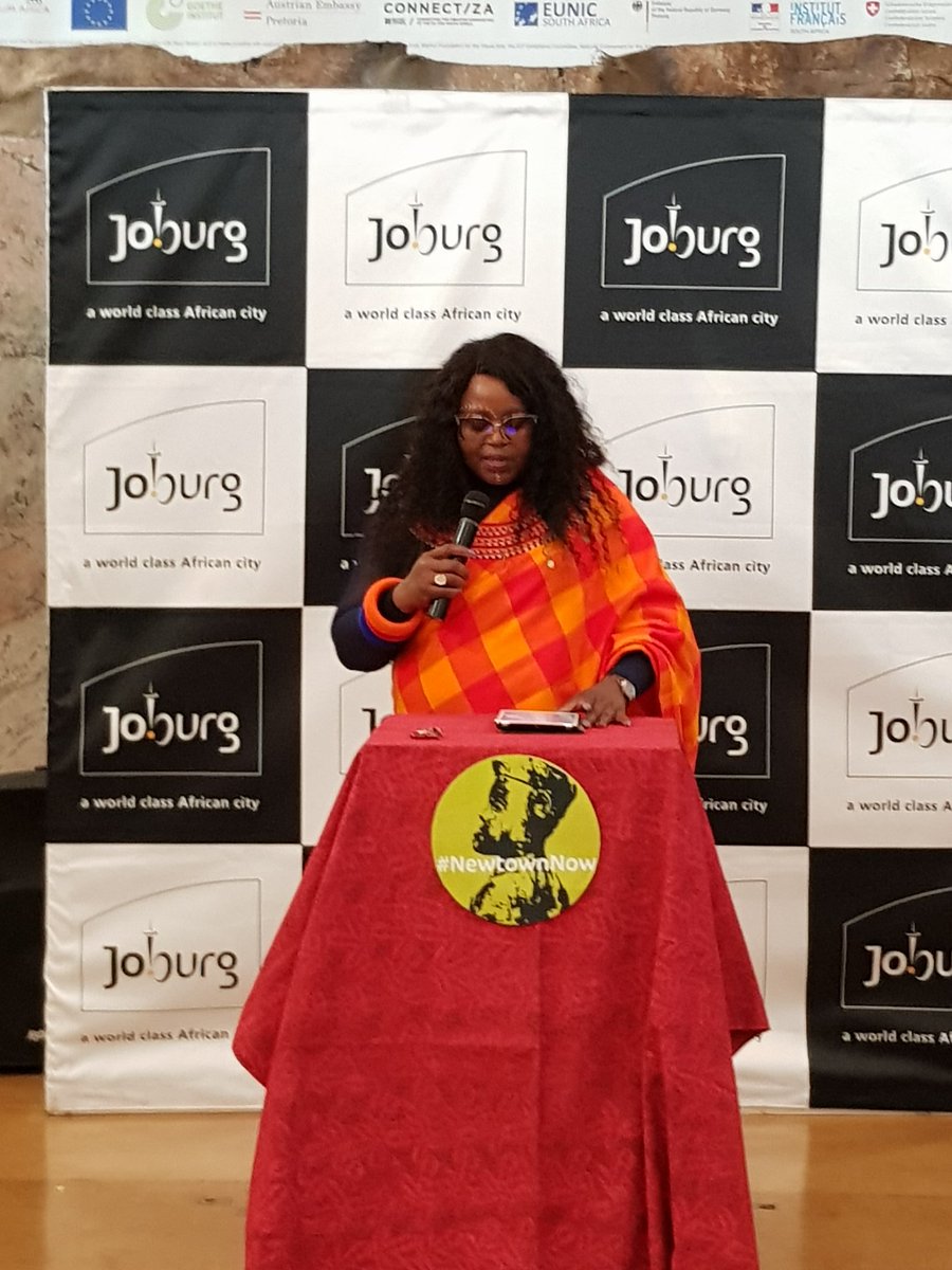 karabosemenya51's tweet photo. @COJCommunityDev @CityofJoburgZA @NonnysZA @JDA_SouthAfrica @Newtown_Now MMC Sifumba sharing the richness of Mary Fitzgerald Precint, Newtown����🙌🙌🙌🙌😍😍😍😍😍 https://t.co/Yr2QHofXl0