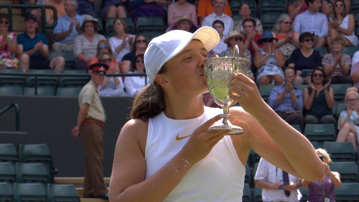 polsatsport's tweet photo. Wielkie brawa dla Igi Świątek, polska mistrzyni juniorskiego @Wimbledon! https://t.co/dyzHsLlZGK