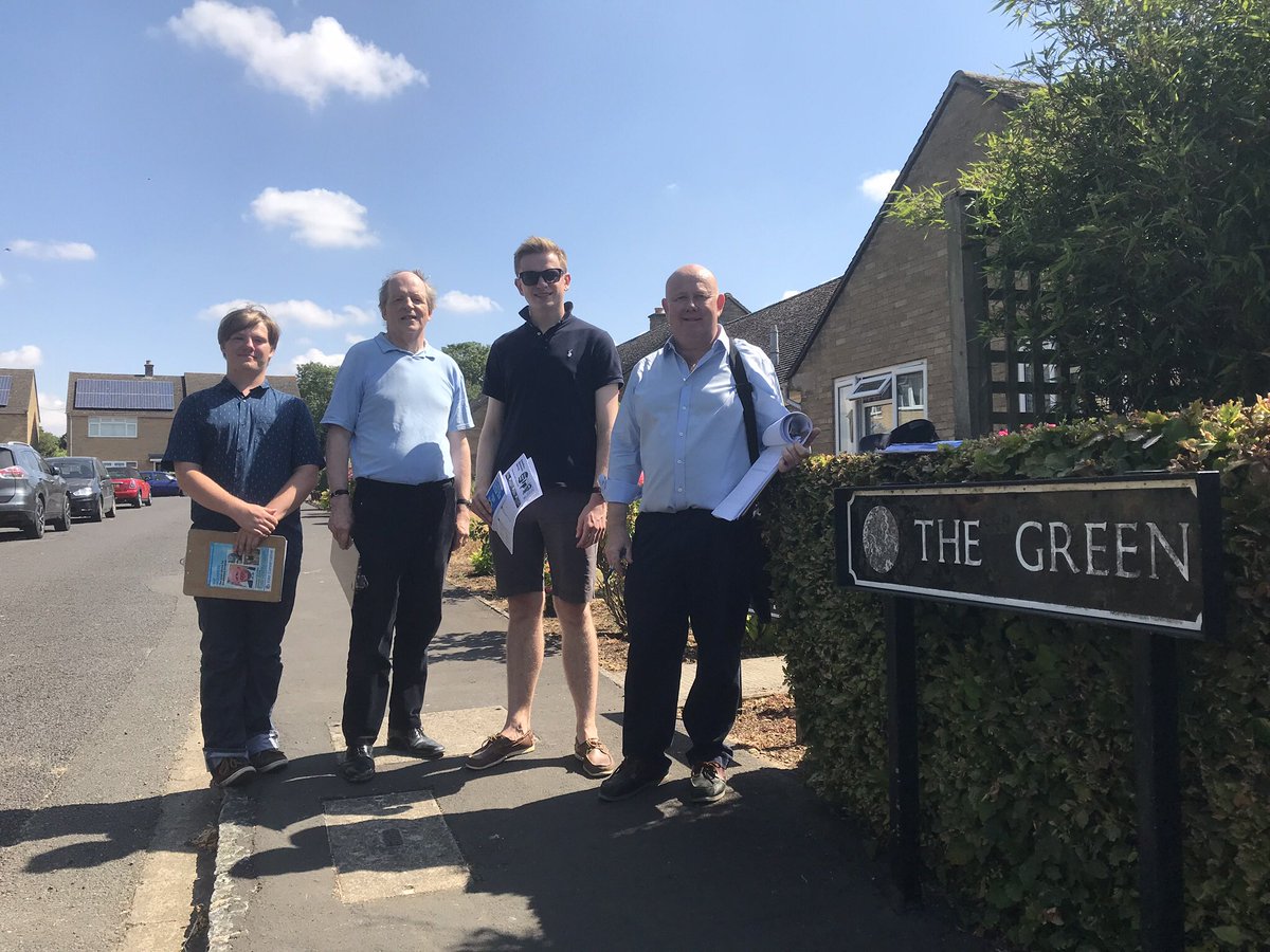 ianhudspeth's tweet image. Campaigning in Charlbury this morning with @BenTinsley_95 @WitneyCF  @BrandonLewis