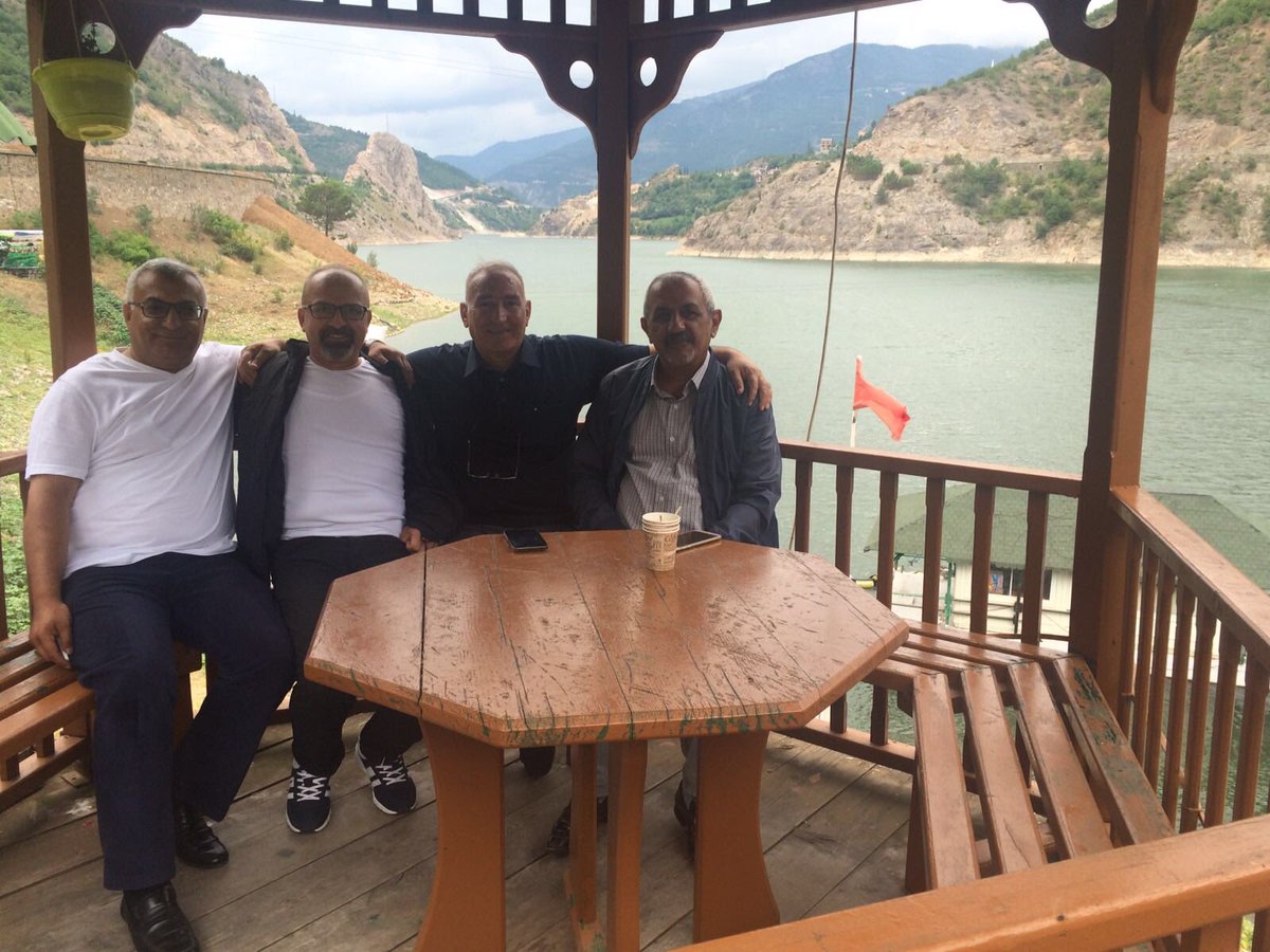 devecihs's tweet photo. Thof halkoyunları Turkıye gencler fınal yarısması Thof yonetım ve hakem Arkadaslarımızla kalan hatıralarımızdan bır kac kare. https://t.co/5wNiNVgLv4