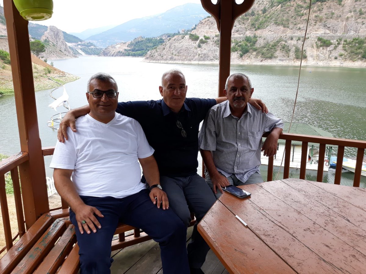 devecihs's tweet photo. Thof halkoyunları Turkıye gencler fınal yarısması Thof yonetım ve hakem Arkadaslarımızla kalan hatıralarımızdan bır kac kare. https://t.co/5wNiNVgLv4