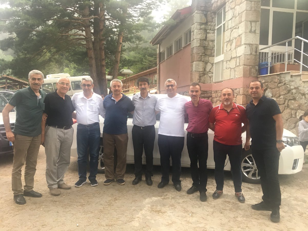 devecihs's tweet photo. Thof halkoyunları Turkıye gencler fınal yarısması Thof yonetım ve hakem Arkadaslarımızla kalan hatıralarımızdan bır kac kare. https://t.co/5wNiNVgLv4