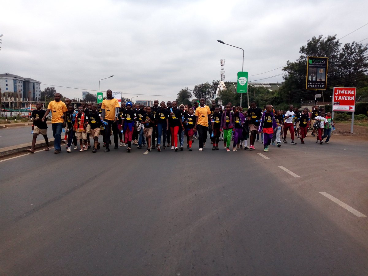 poeticscarlet's tweet photo. After a long walk #ZeroHungerWalkathon we relax and have some sports and bites.
#ZeroHungerKE
@UnescoYouthKe @DebateKenya https://t.co/EBgQF8zqSP