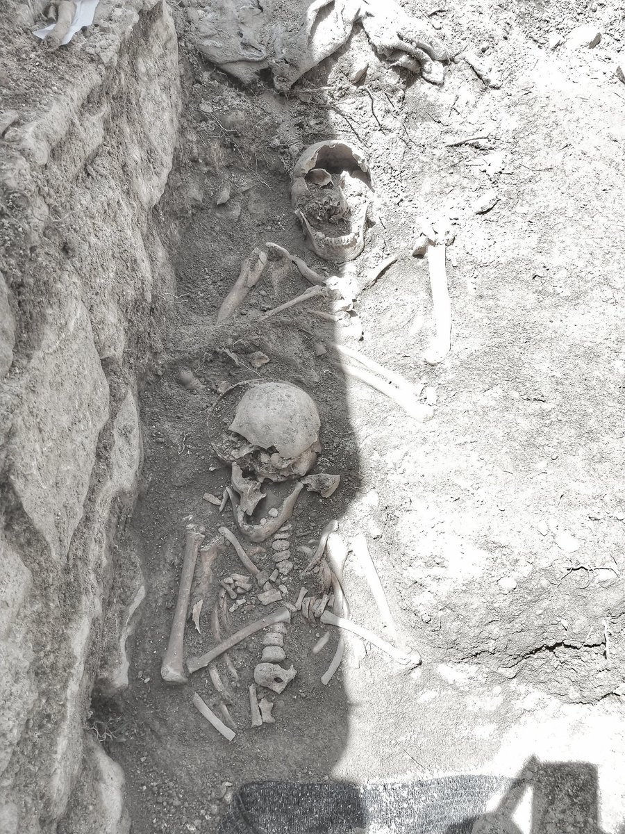 grobuab's tweet photo. Nuestros amigos Ubaldo y Sergi, nos han compartido algunas fotos de la excavación de hoy. #besora2018 https://t.co/jUN2LTyXWo