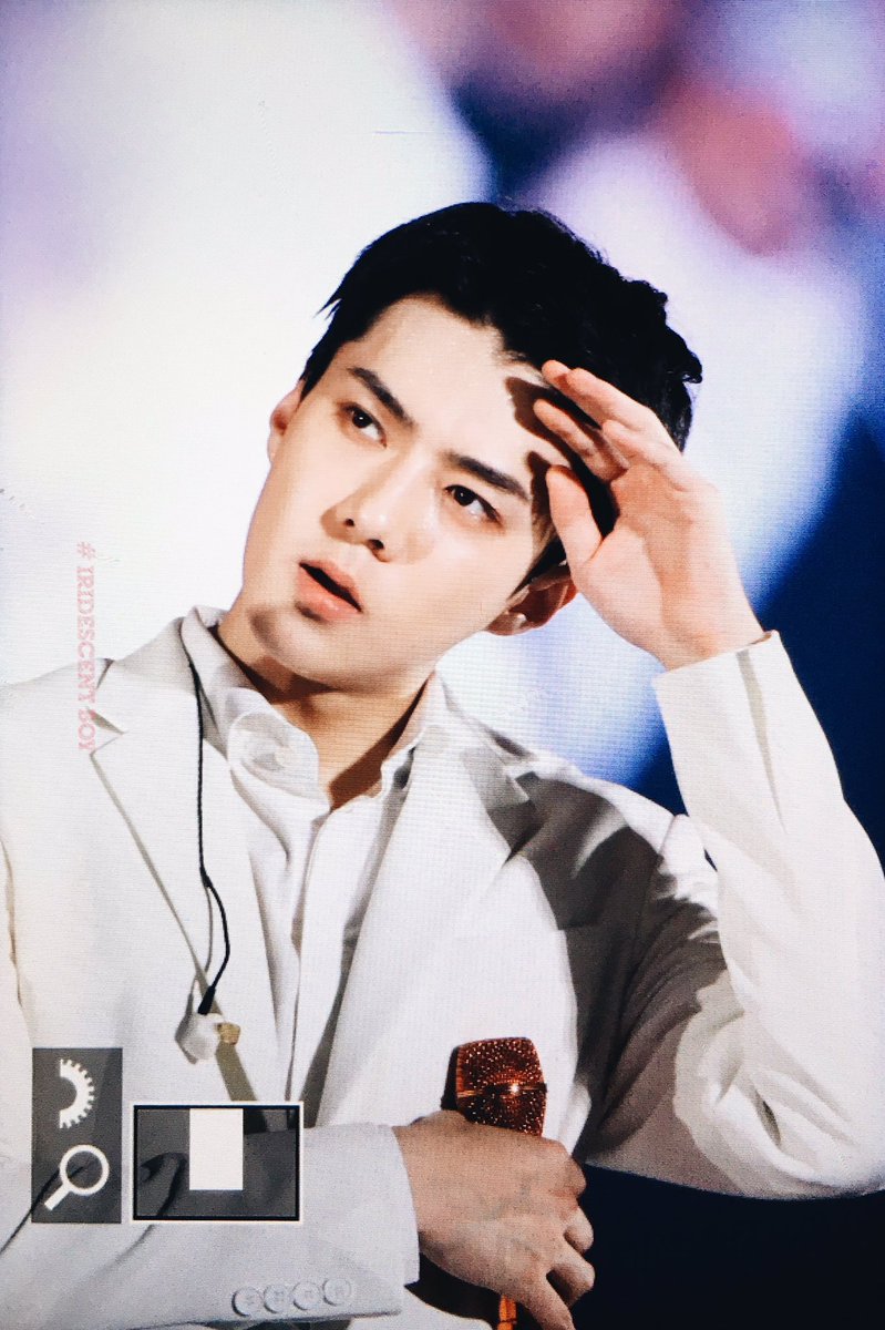 iridescent_boy's tweet photo. 180714 아니 너 정말 넘한거 아니니 새후나🤔 오ㅐ때문에,, 세훈 미모😫

#세훈 #SEHUN #EXO #EXOPLANET⁠⁠ #TheElyXiOn_Dot⁠ https://t.co/Jz38dU63EQ
