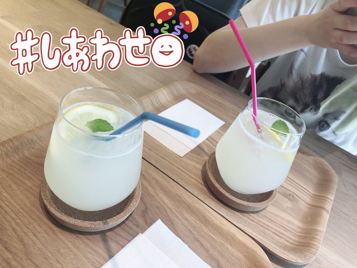 今日はデザート高渕アスミちゃん(@buchi_a84 )とGReeeeNのLIVEに行ってきました!
実はアスミちゃんと知り合ったの8年?9年??そんぐらい昔で、今日やっとお会いできました…😭👏💗
美味しいものたくさん食べたし、たくさんお話したし、LIVEも最高だったし…楽しかった!!