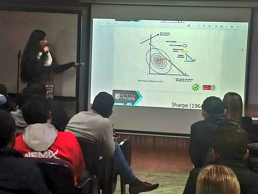 ULaGranColombia's tweet photo. El turno en este Encuentro de Saberes es para nuestros estudiantes de Gerencia Financiera 👩🏫
#OrgulloUGC https://t.co/H2zUePgWfx