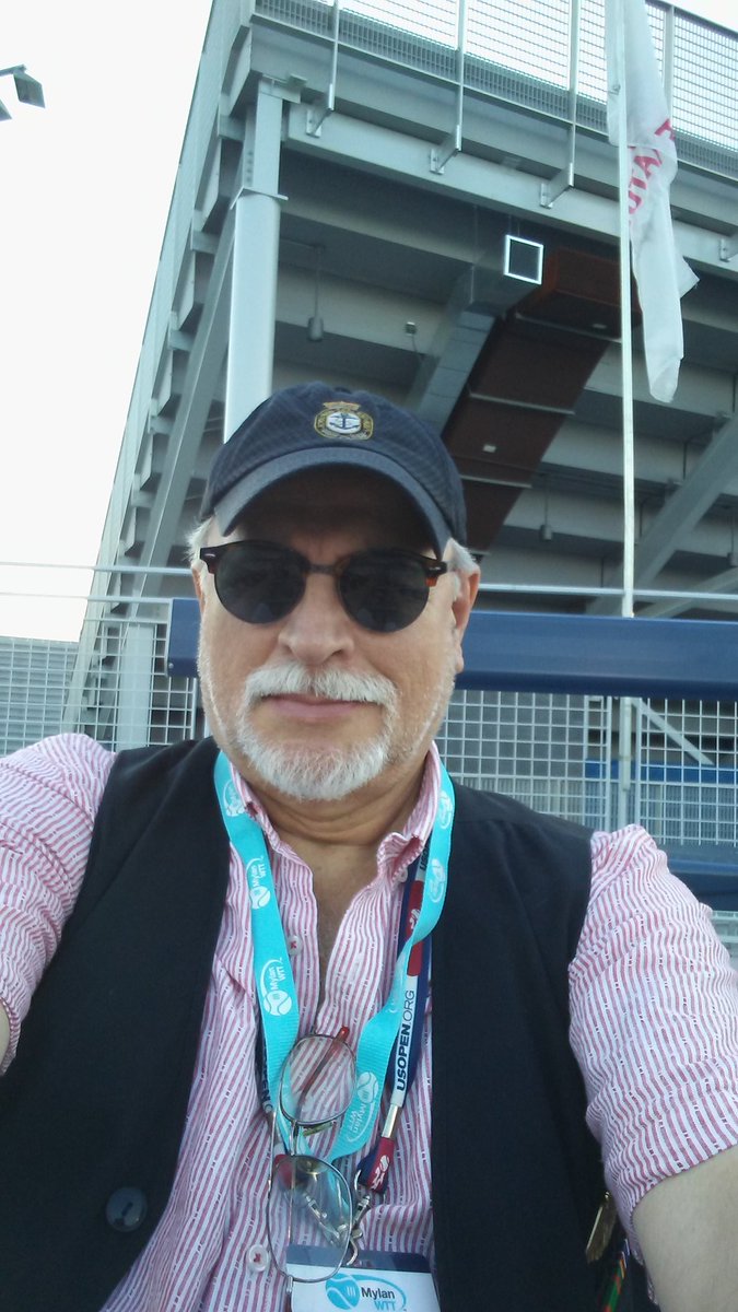 atmoloney12's tweet photo. @geniebouchard @CoupeRogers @GetNeuEnergy See you soon at Flushing Meadows! Lets Go Empire!!--Tom Moloney https://t.co/aPhZSu60iu