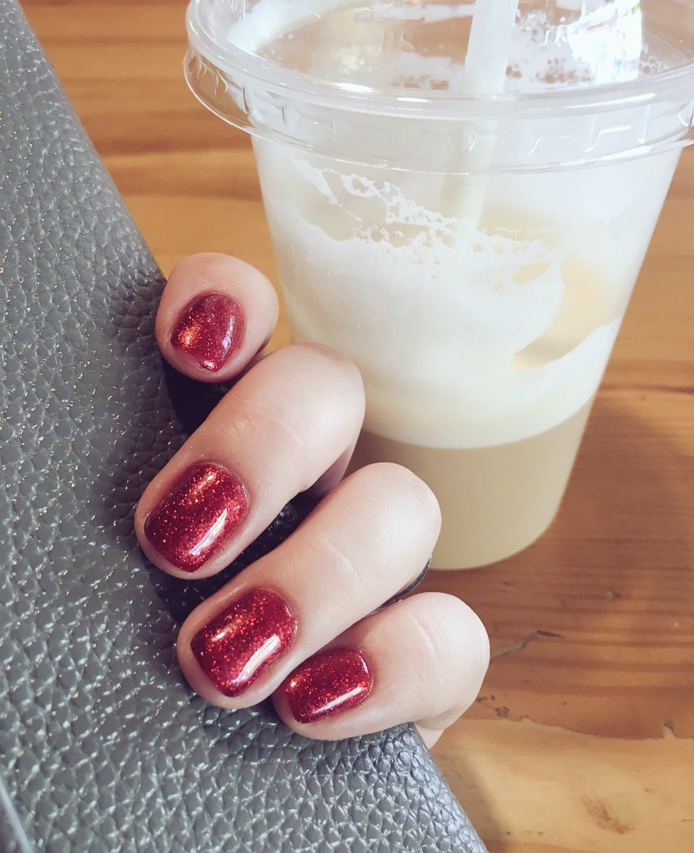Nastya_Ileva's tweet photo. Просто Настя пришла сделать нежный (нюдовый) маникюр. 
💅🏻
И это все, что я могу сказать о женской логике. 🤯🤷🏽‍♀️ https://t.co/CVQXWqJJAK